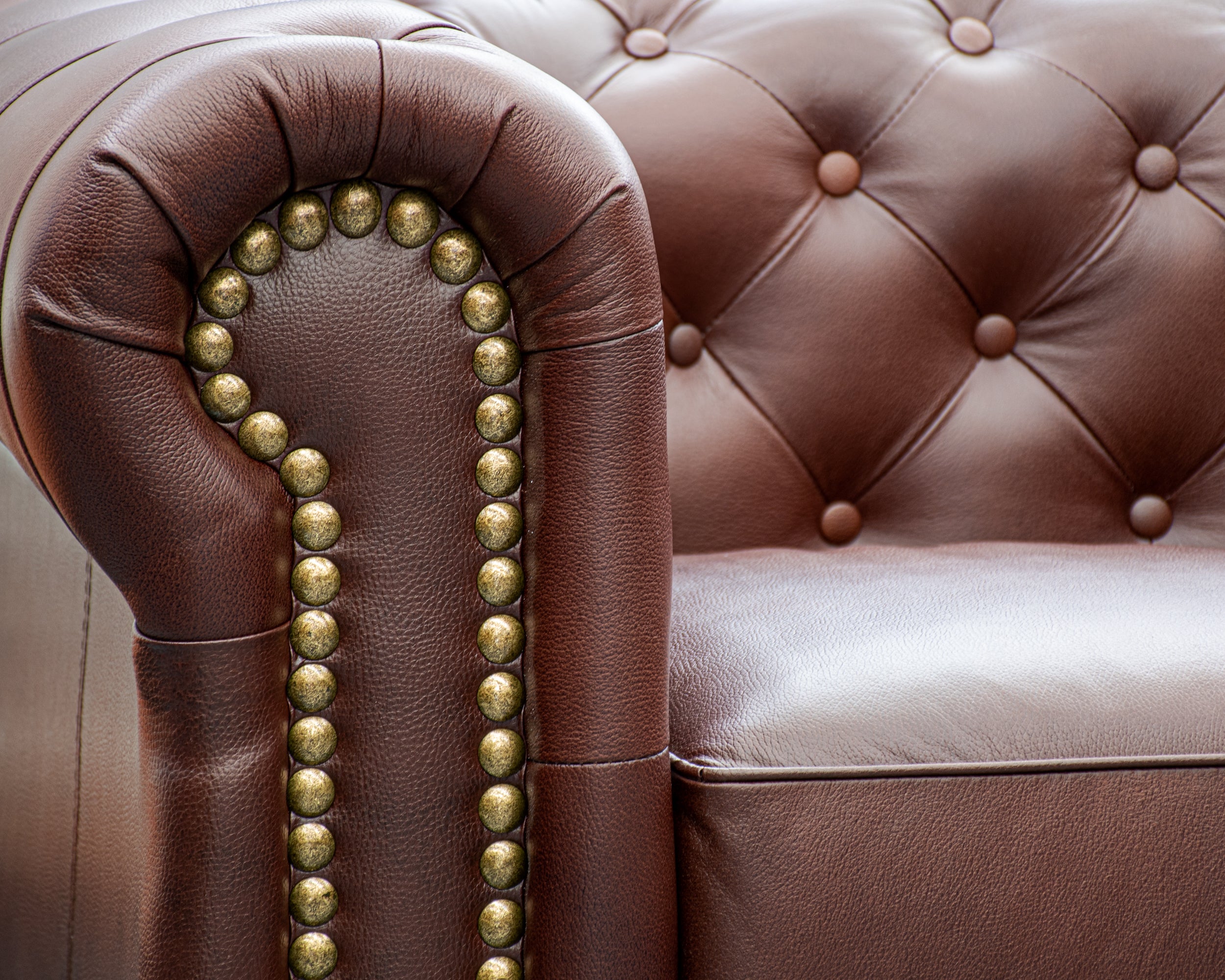 Love seat  de Piel Genuina Mod. Chesterfield 2 plazas